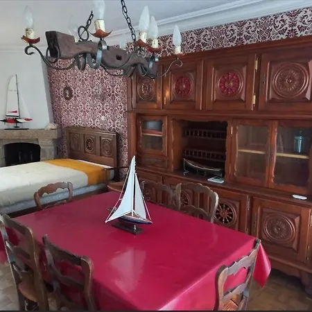 بيت ضيافة Maison Du Port Du Goyen *